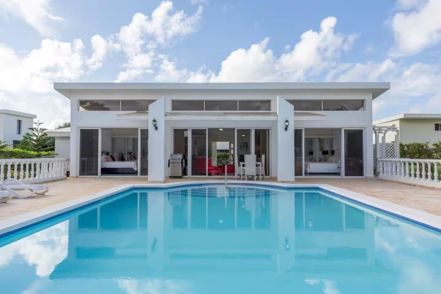 Casa Linda 2BR Modern Villa with Private Pool